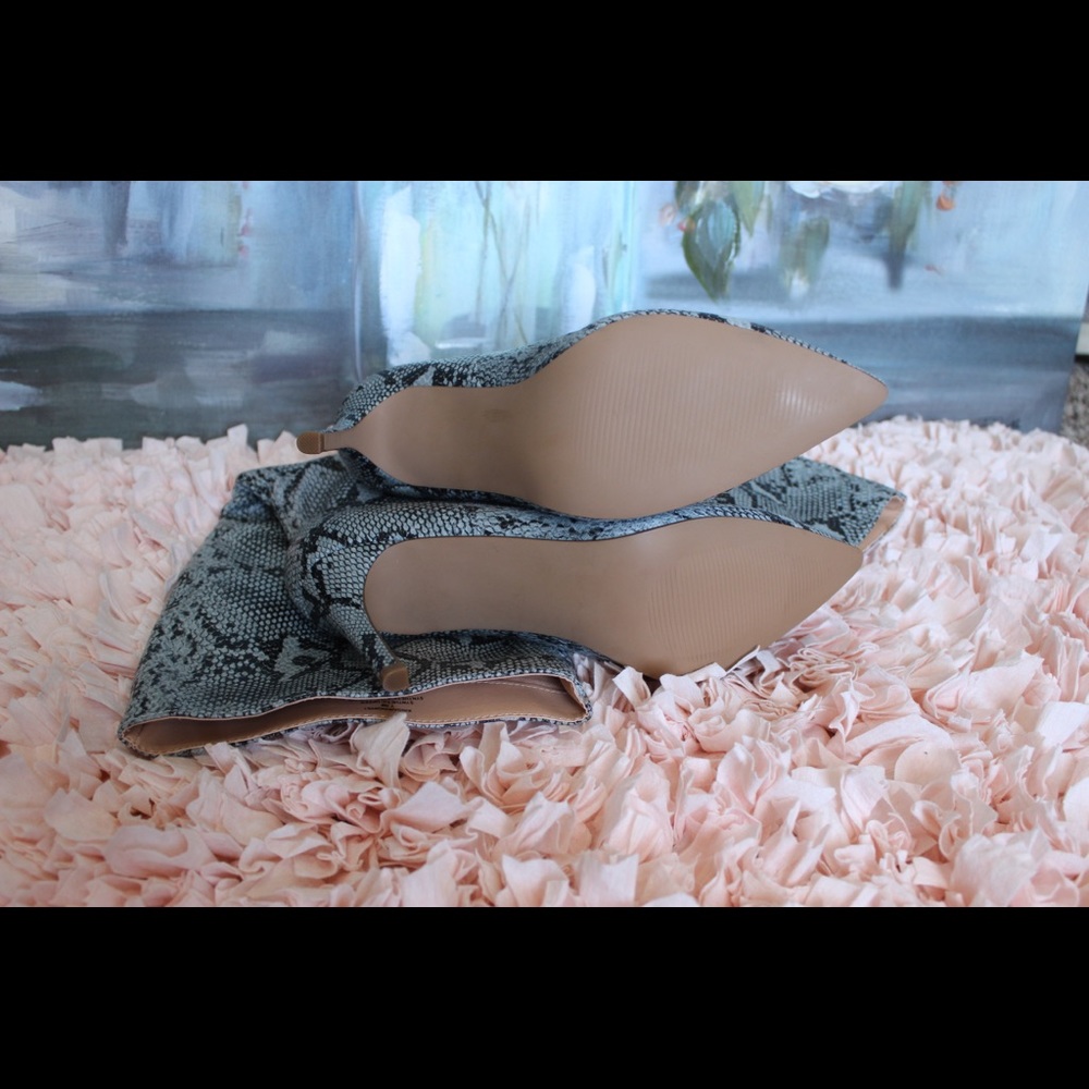 Steve Madden Blue Snake Boots - Picture 5 of 6